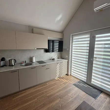 Vieno Kambario Apartamentai Monciskese - 600 M Iki Juros Apartman